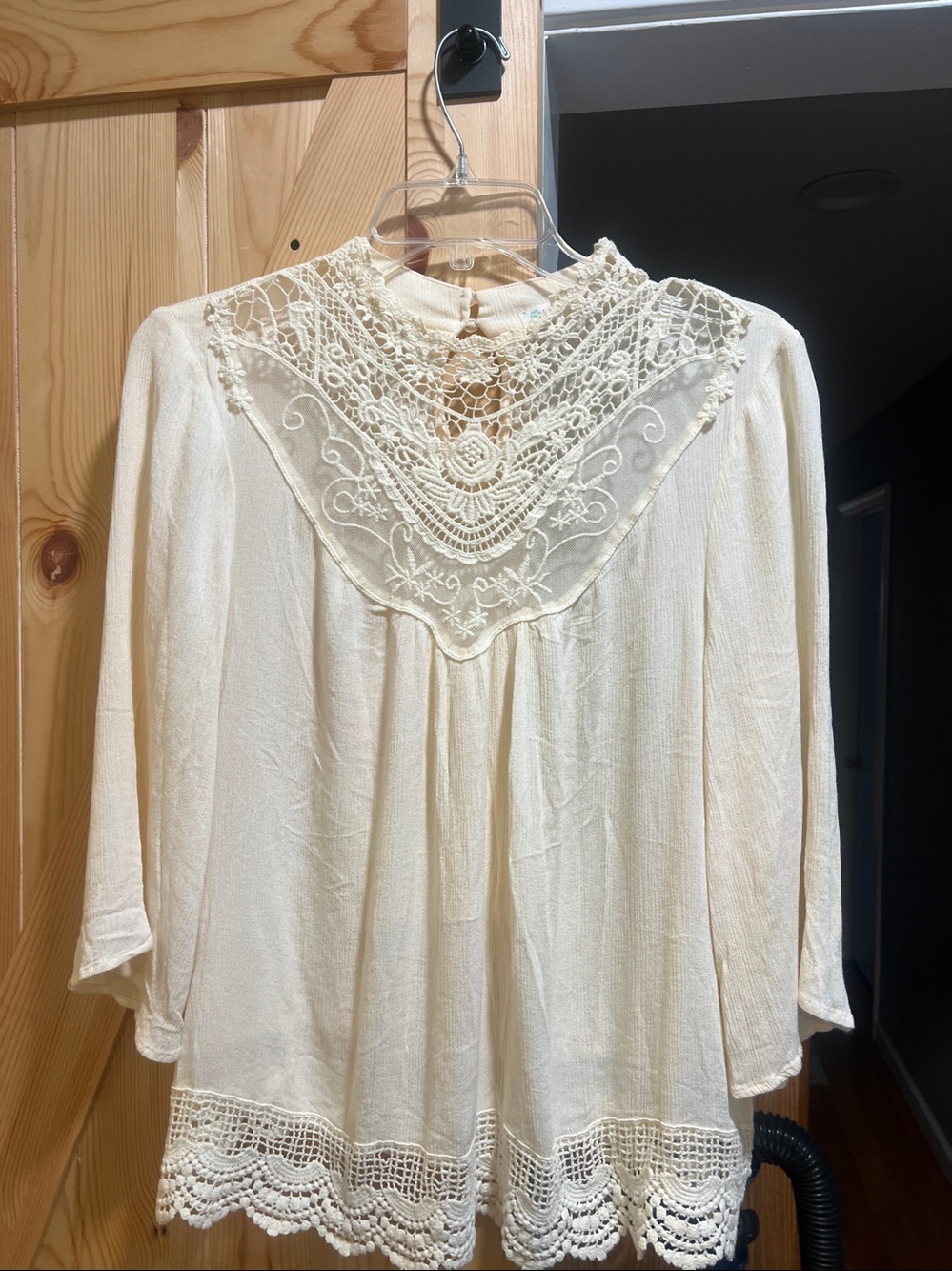 Love fire brand Women’s Cream Lace Yoke Blouse size x large